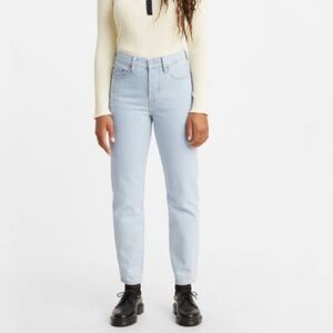 Levi’s Wedgie jeans icon fit size 28 light wash button fly